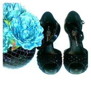 Ankle  strap, peep toe Heels.